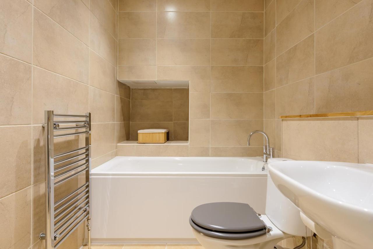 The West Bow Apartment Единбург Екстериор снимка